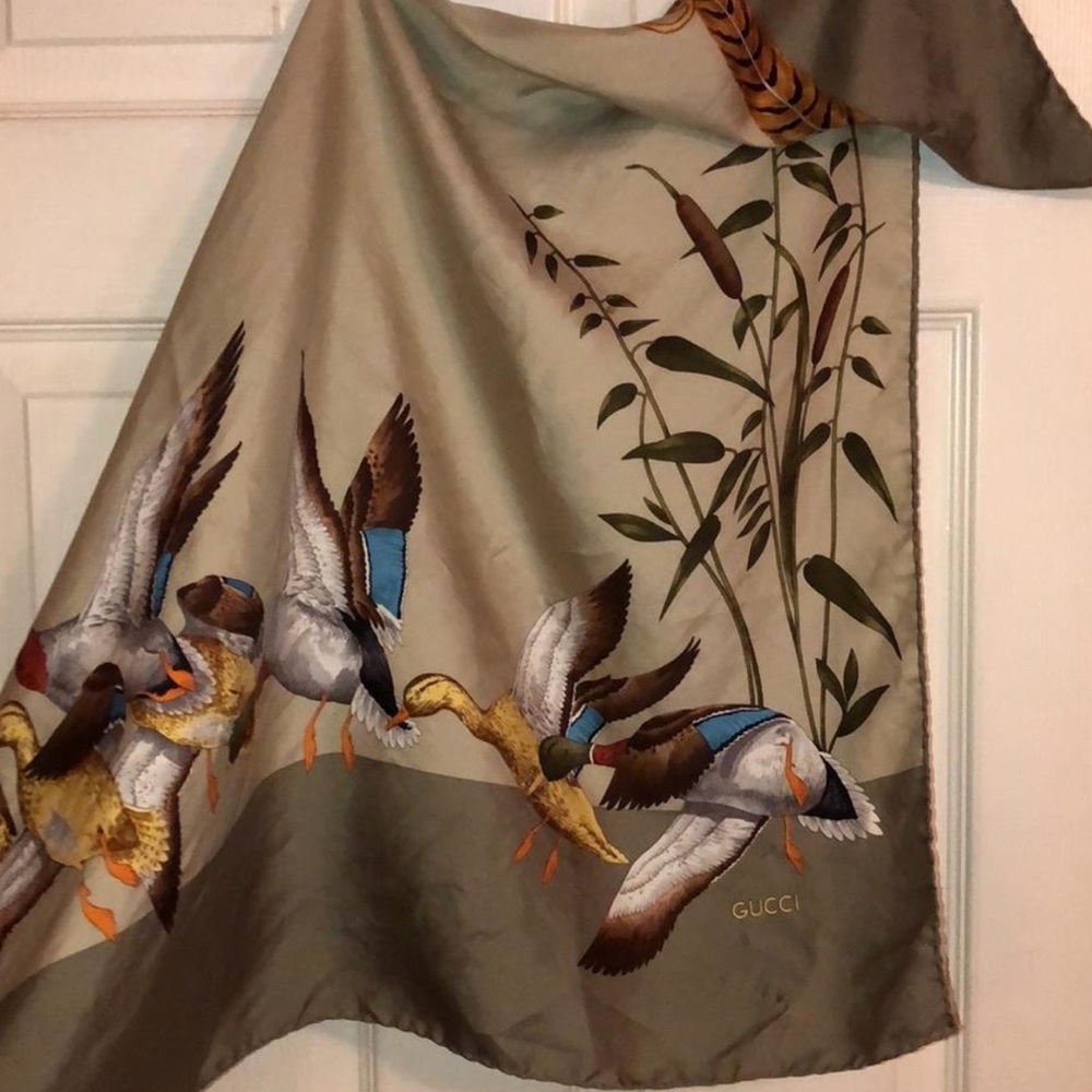 Gucci scarf